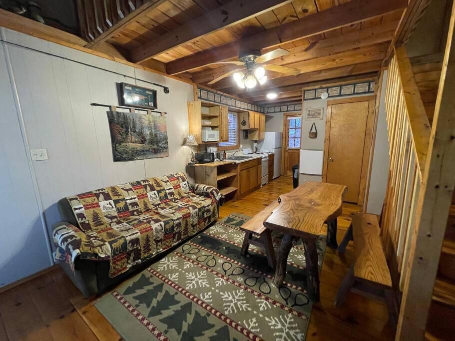 Cute Cabin Creek & Firepit #12 Helen Esterno foto