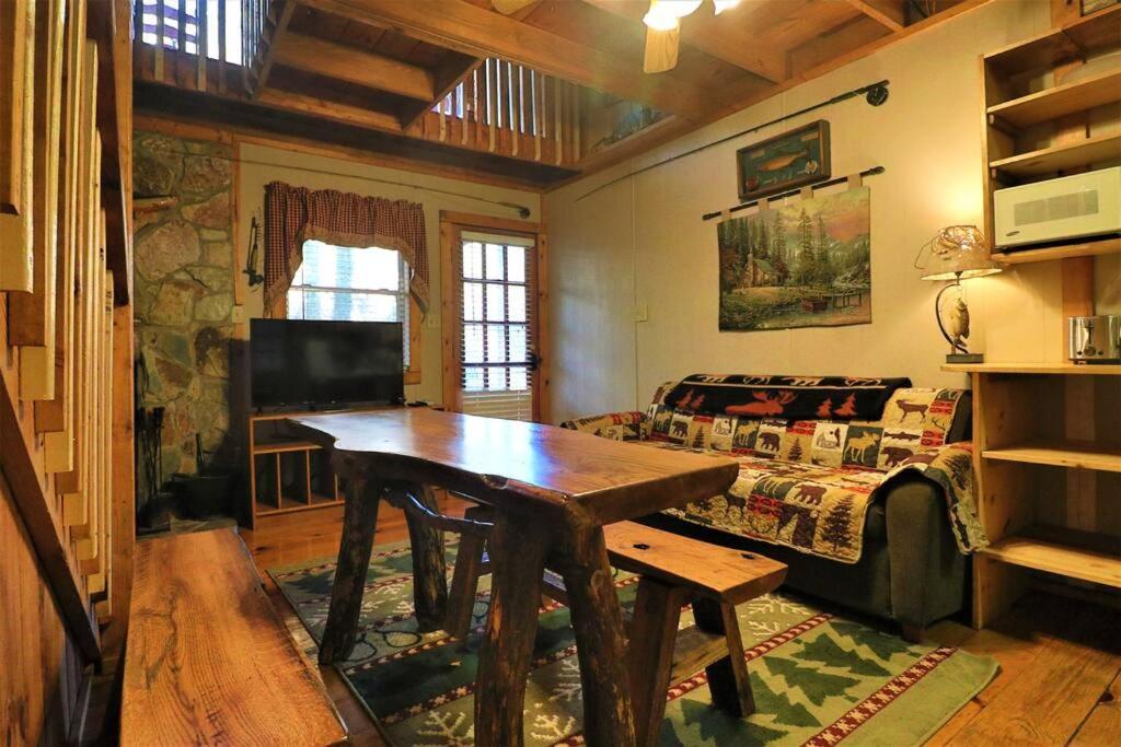 Cute Cabin Creek & Firepit #12 Helen Esterno foto
