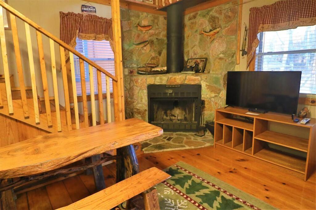 Cute Cabin Creek & Firepit #12 Helen Esterno foto