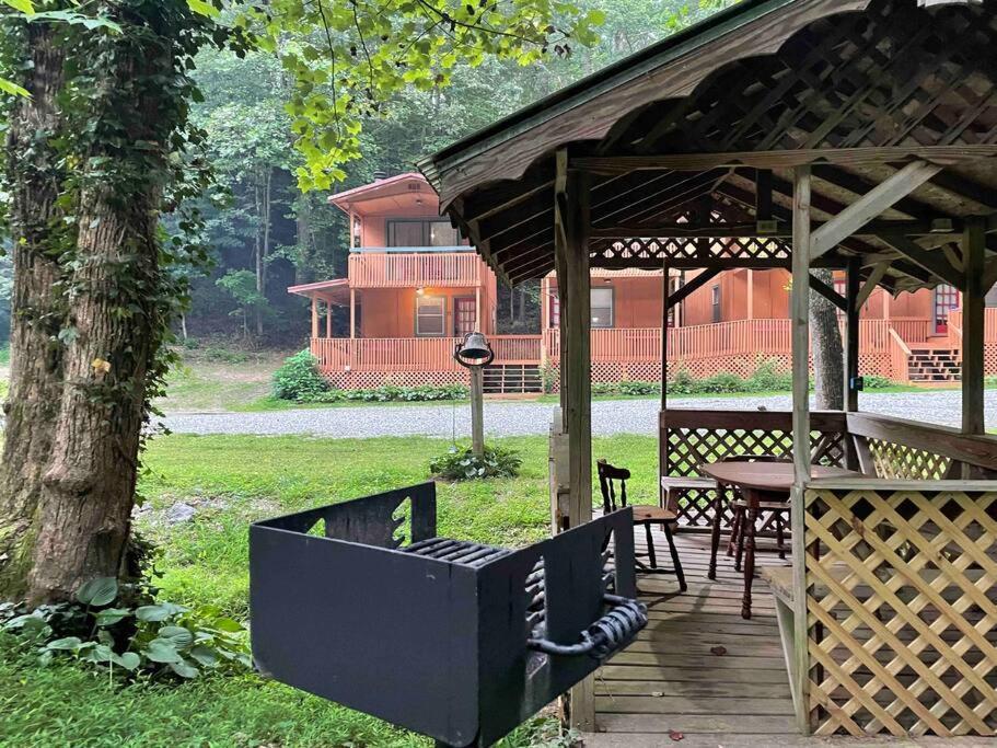 Cute Cabin Creek & Firepit #12 Helen Esterno foto